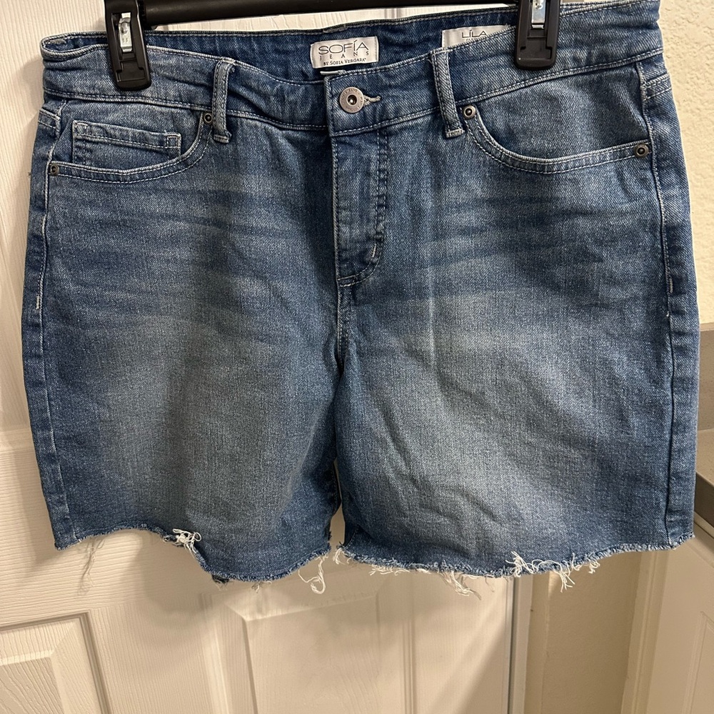 Sofia Vergara high waisted cut off shorts size 8